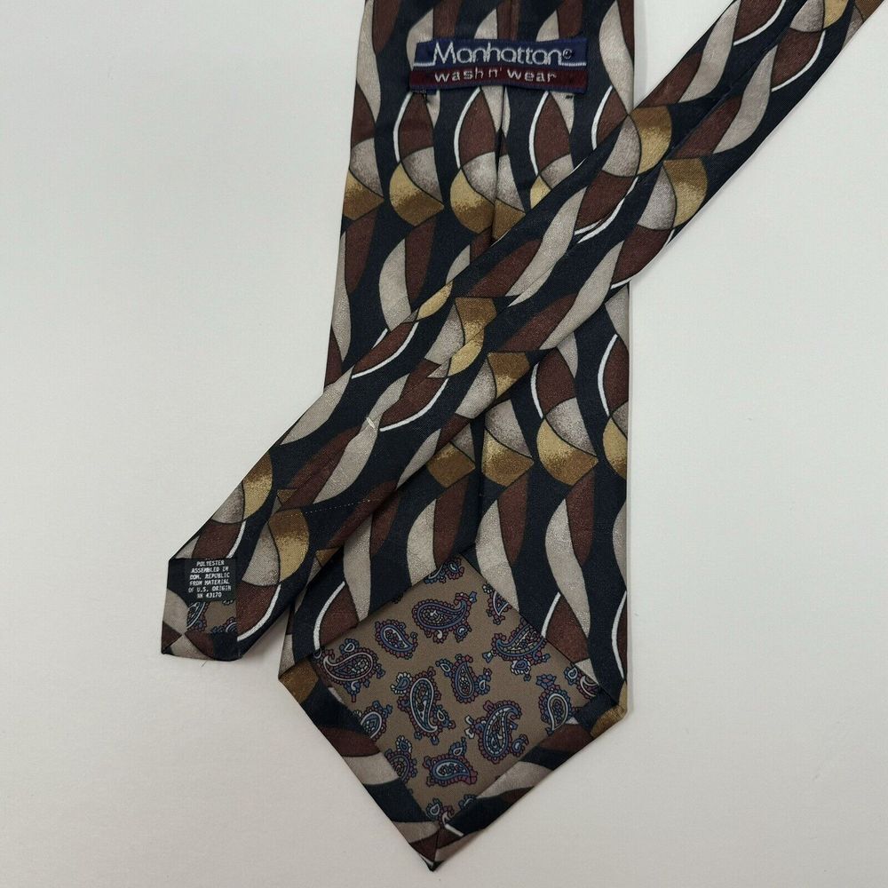 Manhattan‎ Wash N' Wear Black Gold Geometric Polyester Neck Tie L 56 1/2" W 4" - Picture 4 of 4